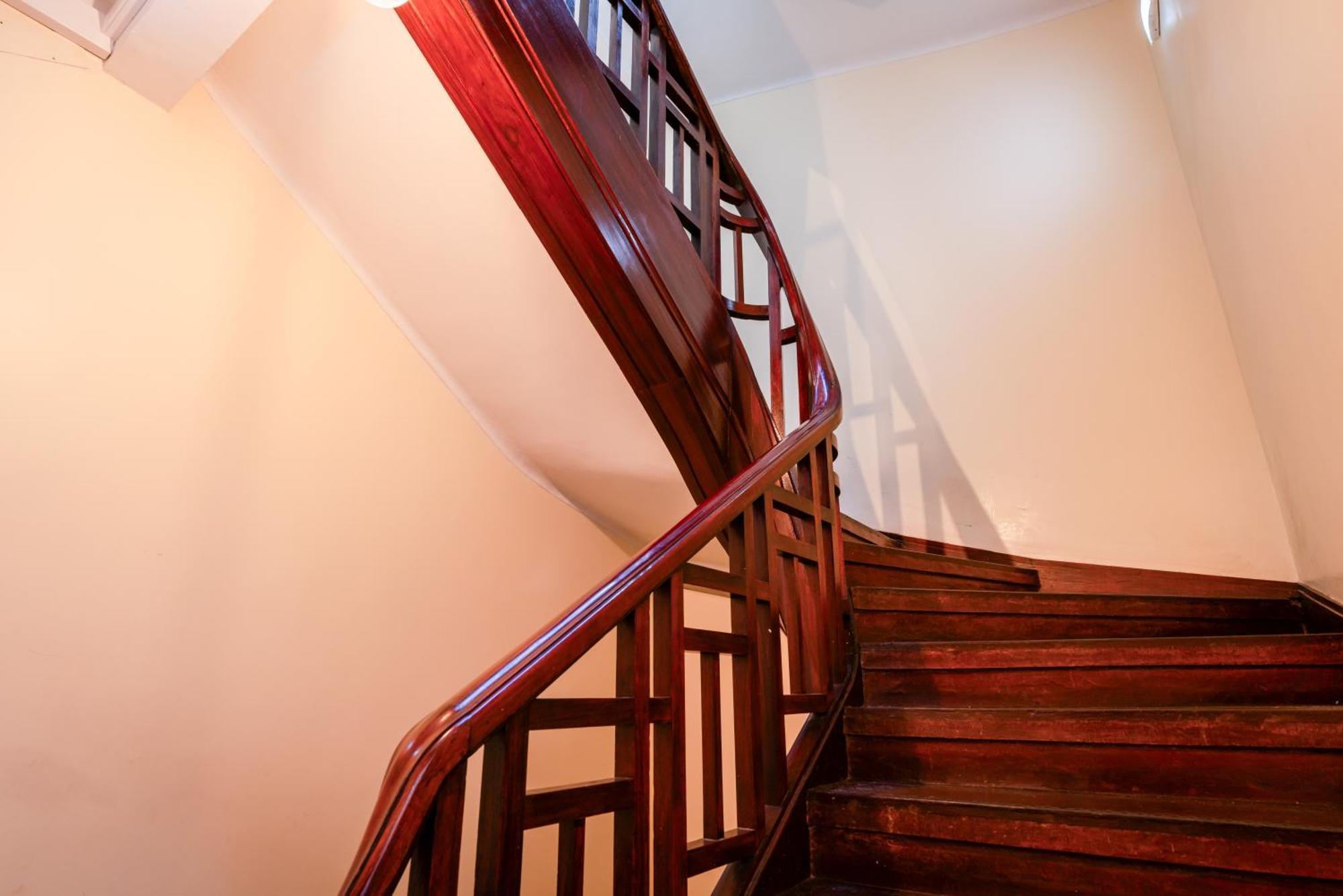 Host Wise - Spacious Comfortable - Balcony Appartement