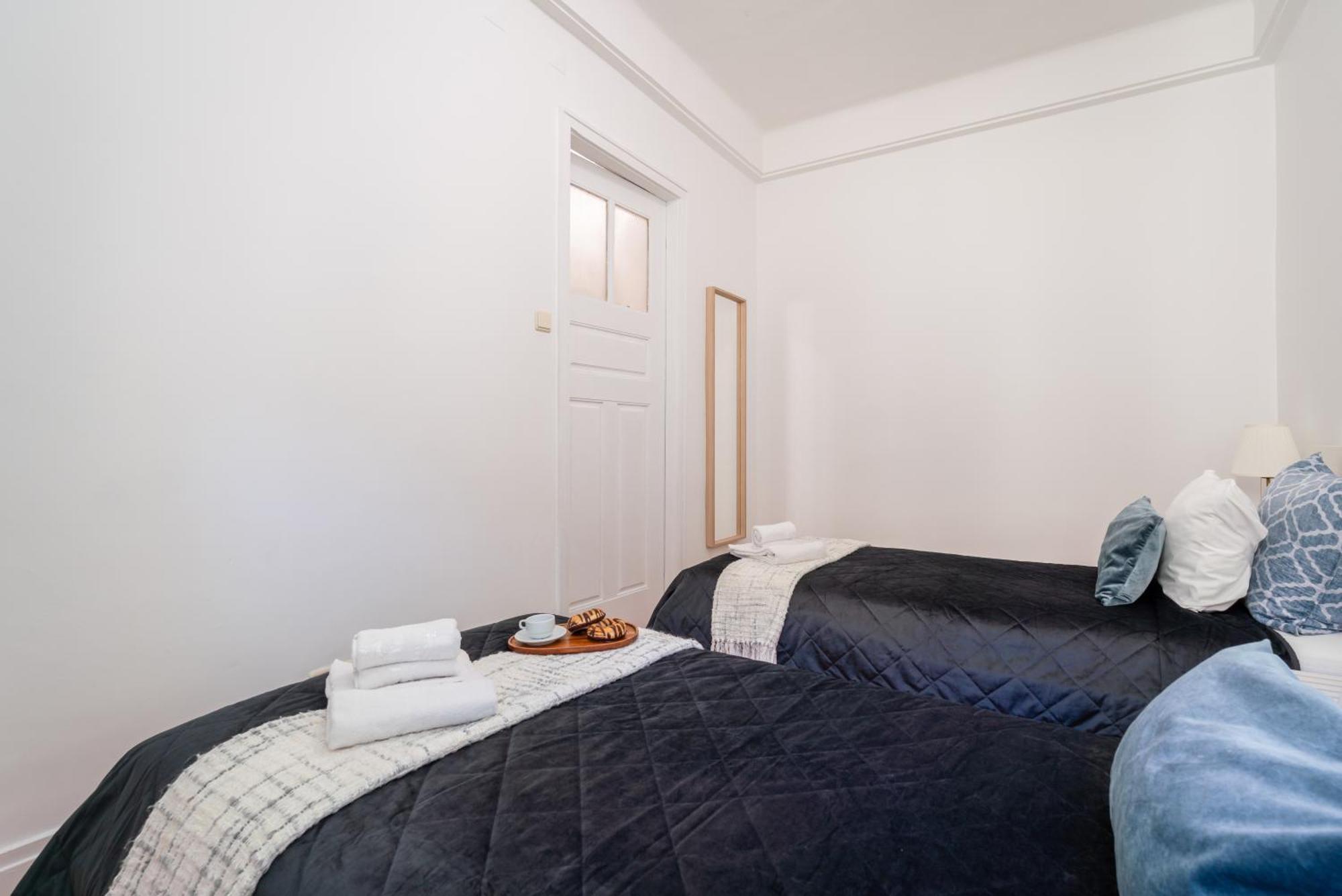 Host Wise - Spacious Comfortable - Balcony Appartement