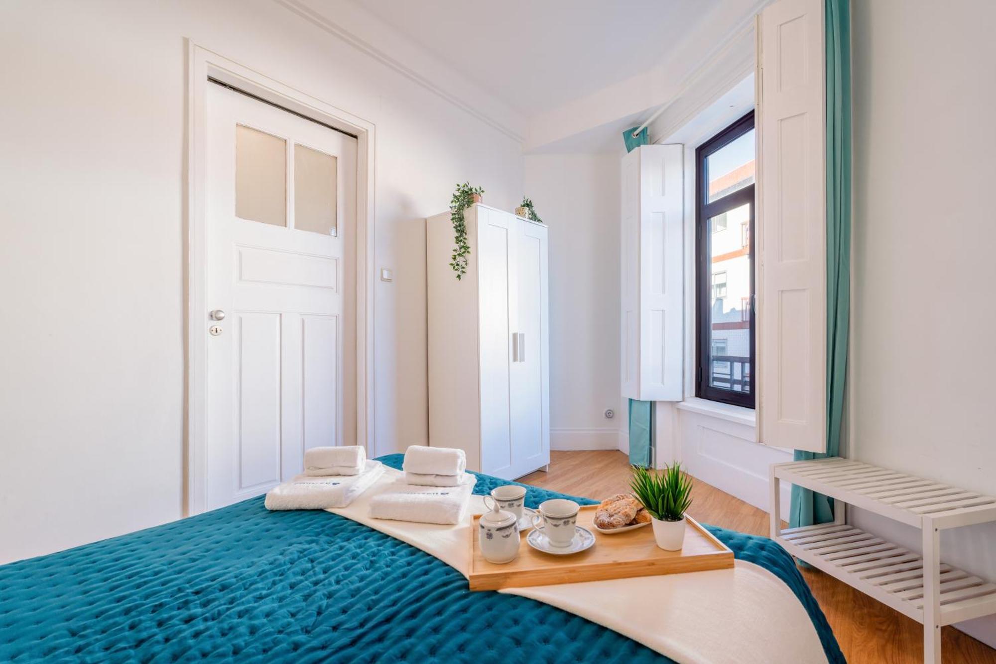 Host Wise - Spacious Comfortable - Balcony Appartement Oporto