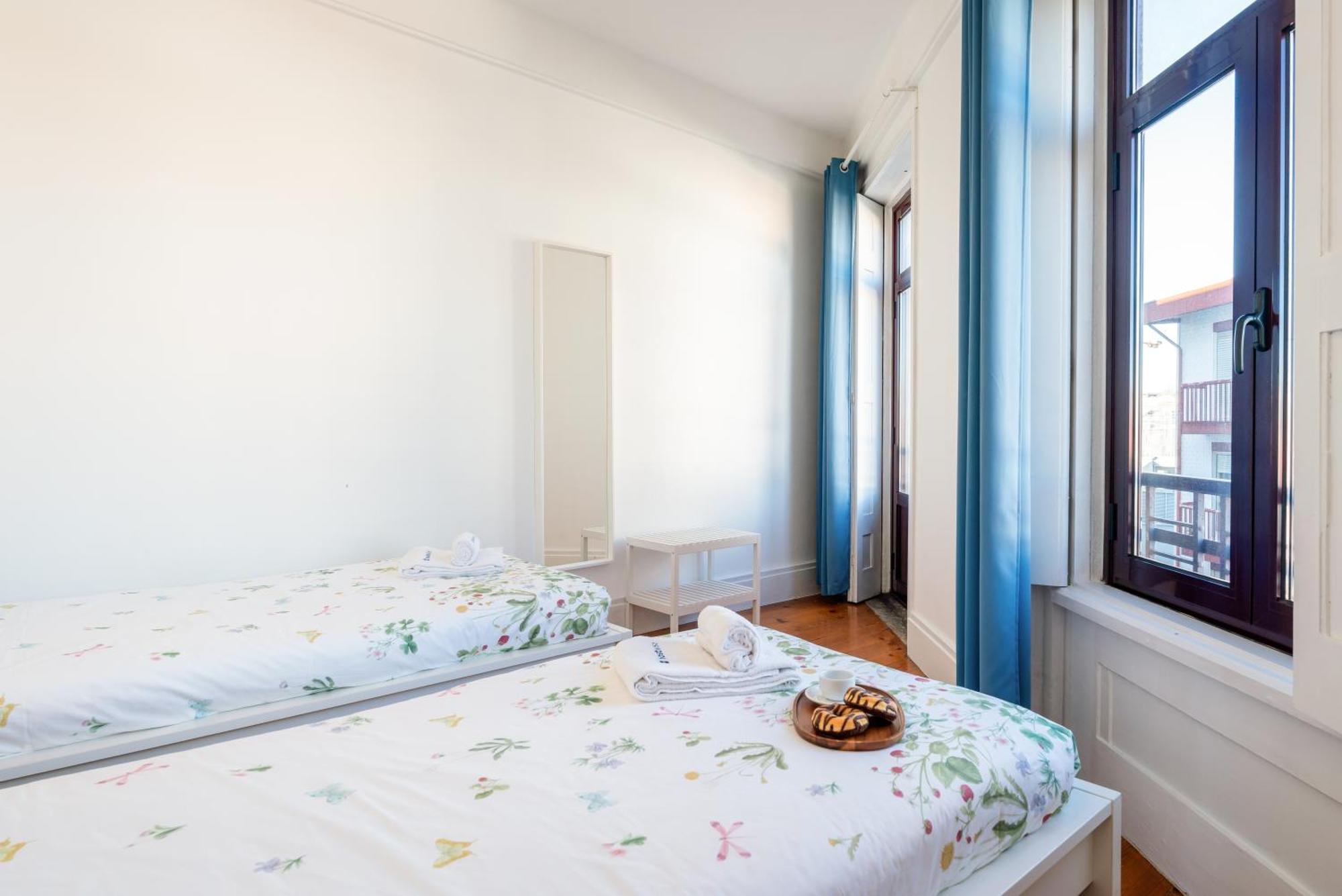 Appartement Host Wise - Spacious Comfortable - Balcony Oporto